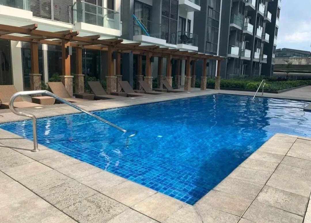 81 Newport C5 10I Balcony & Pool Across Naia T3 Aparthotel Manila