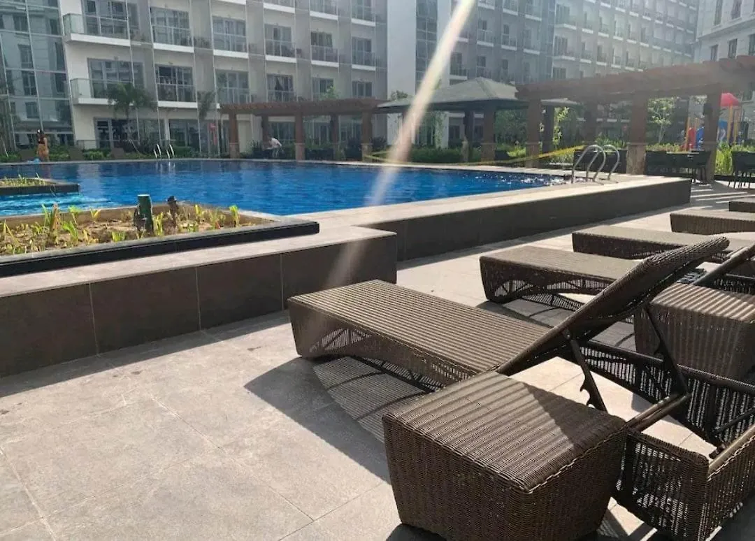 81 Newport C5 10I Balcony & Pool Across Naia T3 Aparthotel Manila