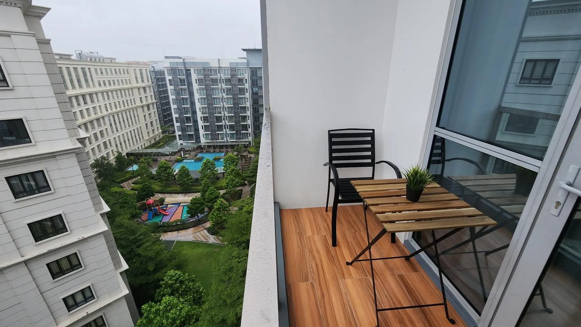 81 Newport C5 10I Balcony & Pool Across Naia T3 Aparthotel Manila 0*,  Philippines